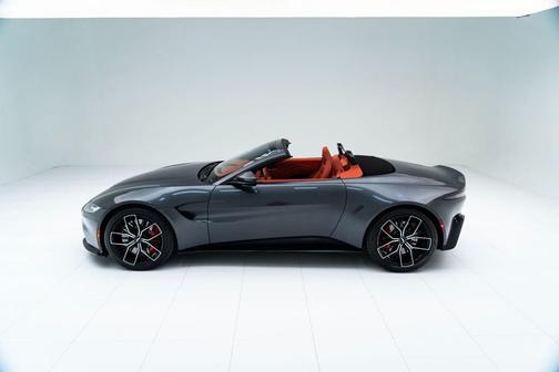 2021 Aston Martin Vantage Roadster
