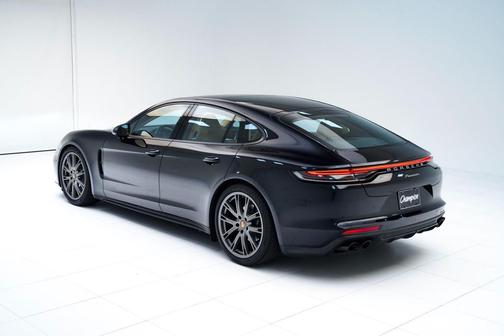 2023 Porsche Panamera Platinum Edition