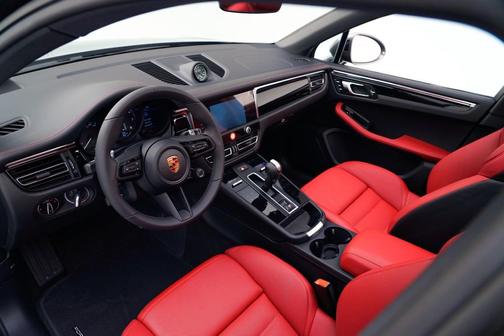2026 Porsche Macan T