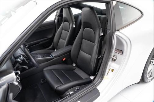 2017 Porsche 911 Carrera