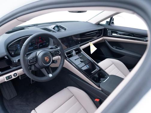 2026 Porsche Panamera 