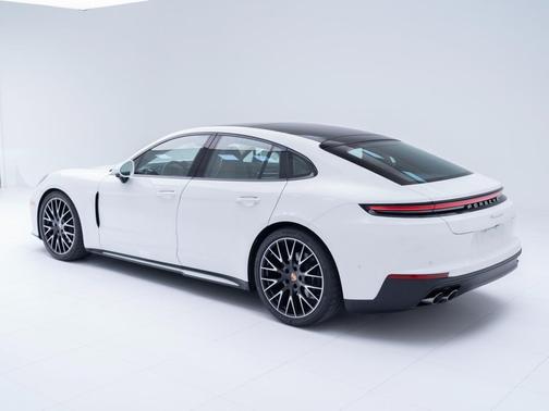 2026 Porsche Panamera 