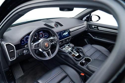 2023 Porsche Cayenne Platinum Edition