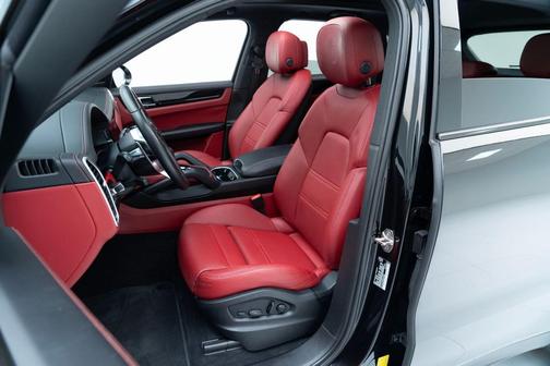 2023 Porsche Cayenne 