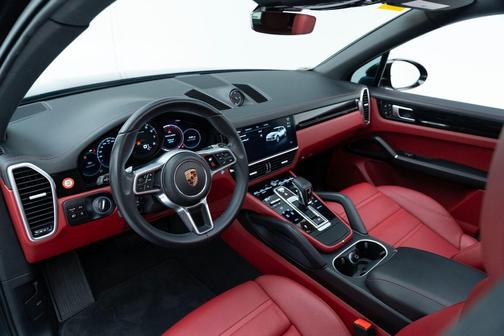 2023 Porsche Cayenne 