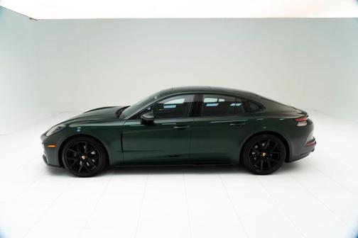 2025 Porsche Panamera Base