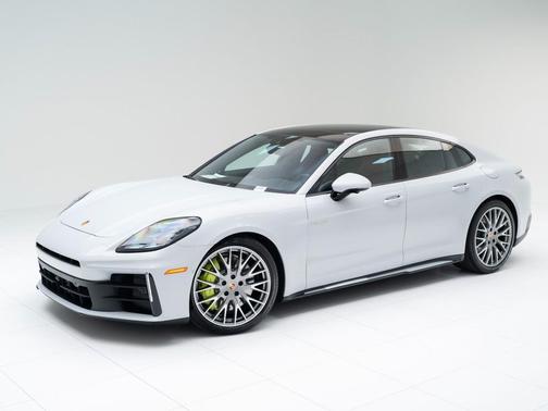 2026 Porsche Panamera 4