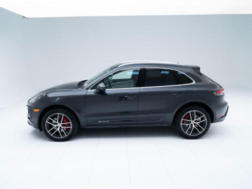 Volcano Grey Metallic 2026 Porsche Macan Macan