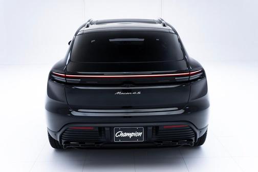 2025 Porsche Macan 4S