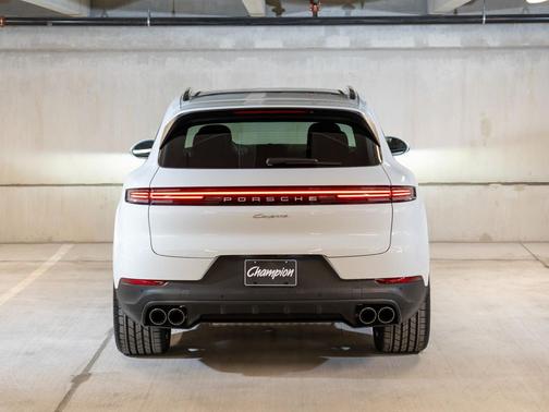 Carrara White Metallic 2026 Porsche Cayenne Cayenne
