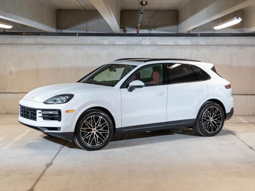 Carrara White Metallic 2026 Porsche Cayenne Cayenne