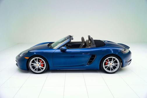 2024 Porsche 718 Boxster S