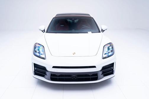 2025 Porsche Panamera 