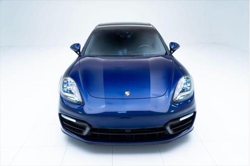 2022 Porsche Panamera
