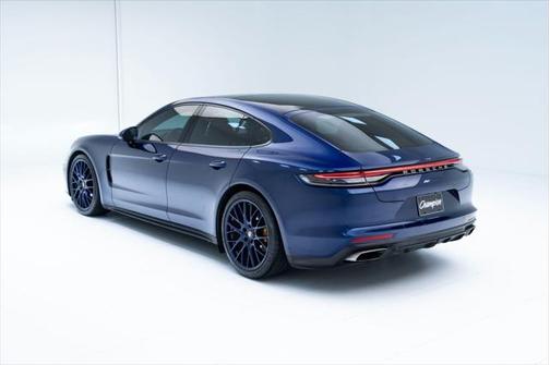 2022 Porsche Panamera