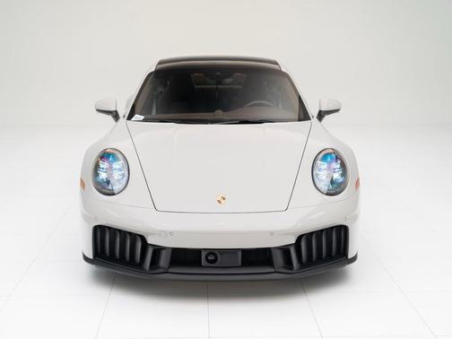 2025 Porsche 911 Carrera GTS