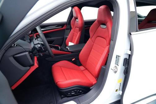 2026 Porsche Panamera 