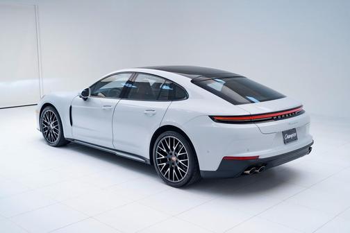 2026 Porsche Panamera 