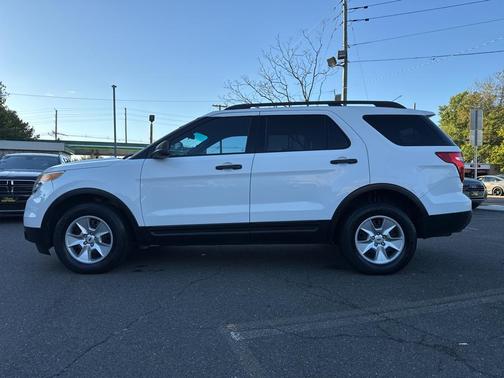 White 2013 Ford Explorer Base