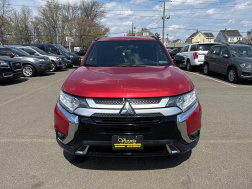 Red 2019 Mitsubishi Outlander SE