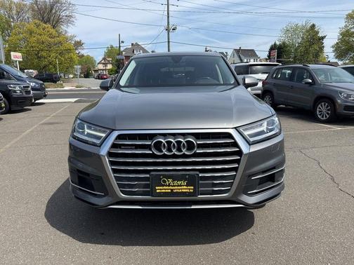 Graphite Gray Metallic 2017 Audi Q7 2.0T Premium Plus