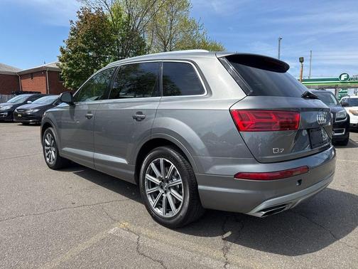 Graphite Gray Metallic 2017 Audi Q7 2.0T Premium Plus