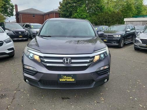 Gray 2017 Honda Pilot EX