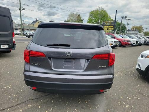 Gray 2017 Honda Pilot EX