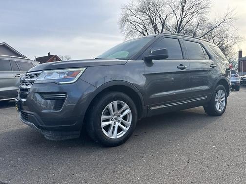 Gray 2018 Ford Explorer XLT