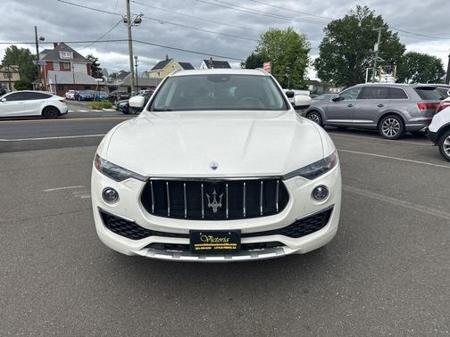 White 2019 Maserati Levante GranLusso