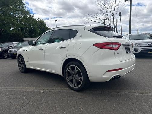White 2019 Maserati Levante GranLusso