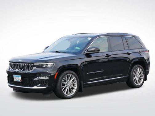 2022 Jeep Grand Cherokee Summit