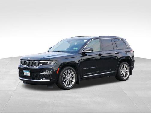 2022 Jeep Grand Cherokee Summit