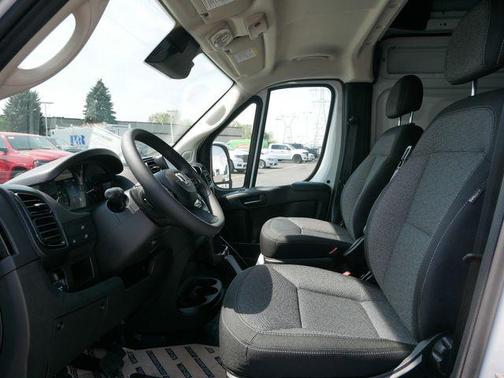 2025 RAM ProMaster 2500 Tradesman