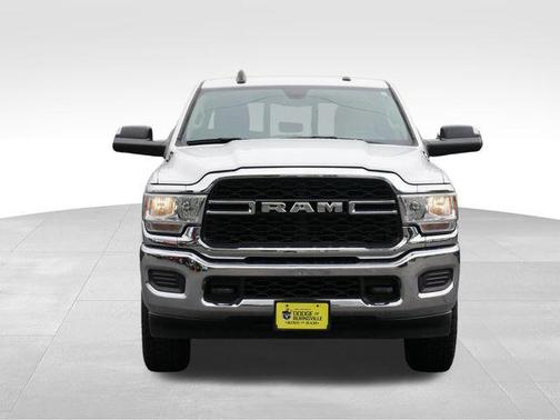 2019 RAM 3500 Tradesman Crew Cab 4x4 6'4' Box