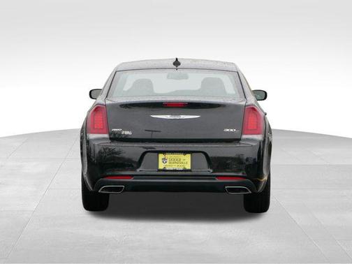 2018 Chrysler 300 S
