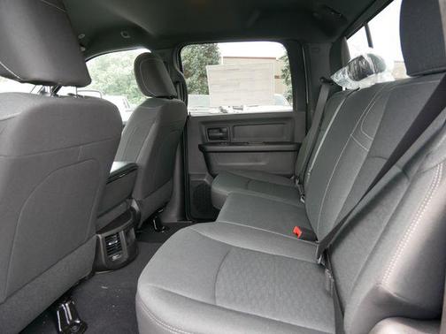 2025 RAM 2500 Tradesman Crew Cab 4x4 6'4' Box