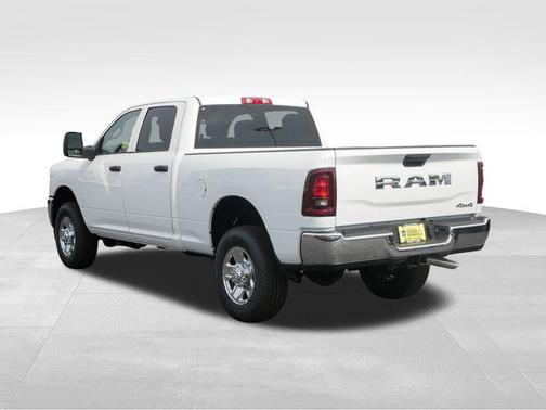2025 RAM 3500 Tradesman Crew Cab 4x4 6'4' Box