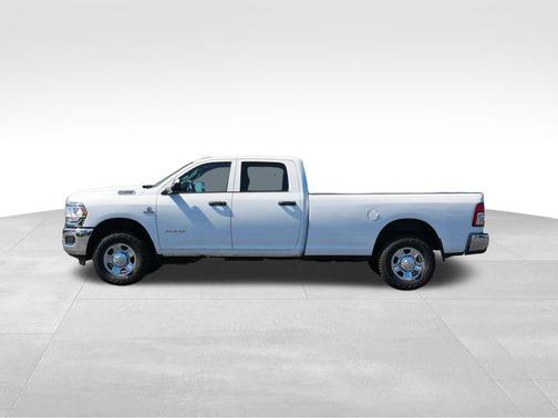 2022 RAM 3500 Tradesman Crew Cab 4x4 8' Box