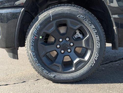 Diamond Black Crystal Pearlcoat 2026 RAM 1500 Big Horn/Lone Star