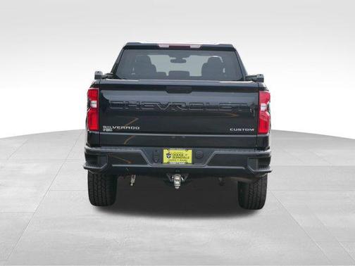 2022 Chevrolet Silverado 1500 Custom Trail Boss