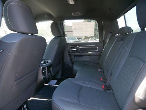 2025 RAM 2500 Big Horn Crew Cab 4x4 6'4' Box