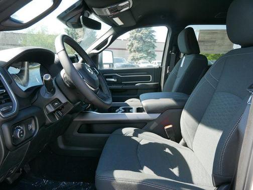 2025 RAM 2500 Big Horn Crew Cab 4x4 6'4' Box