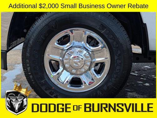 Bright White Clearcoat 2026 RAM 3500 Tradesman Crew Cab 4x4 8' Box