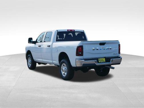 2025 RAM 2500 Tradesman Crew Cab 4x4 6'4' Box