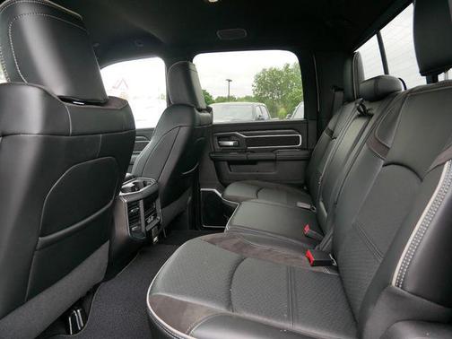 2024 RAM 3500 Laramie Crew Cab 4x4 6'4' Box