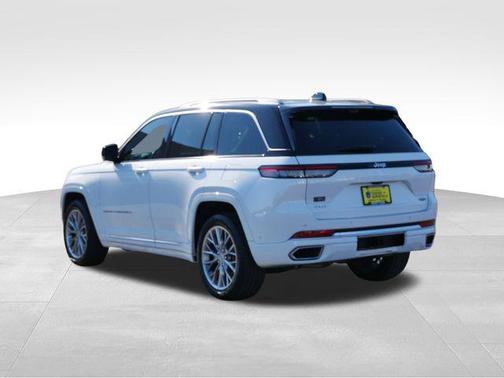 2023 Jeep Grand Cherokee Summit