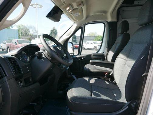 2025 RAM ProMaster 2500 Tradesman
