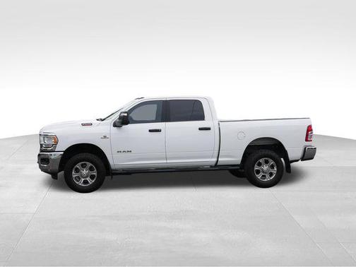 Bright White Clearcoat 2023 RAM 2500 Big Horn Crew Cab 4x4 6'4' Box