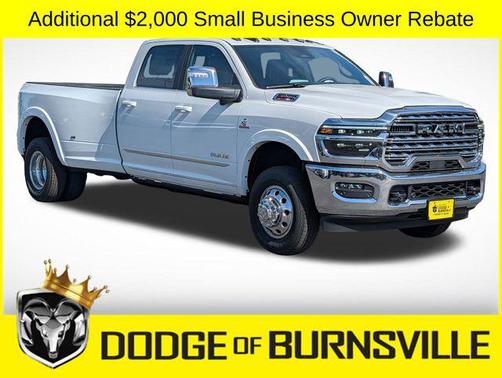 Bright White Clearcoat 2026 RAM 3500 Limited Crew Cab 4x4 8' Box